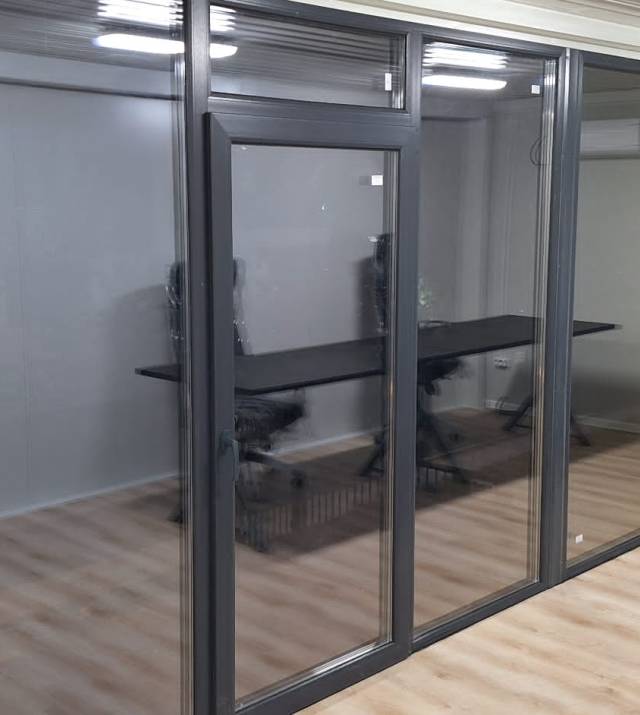 Showroom 004.jpg